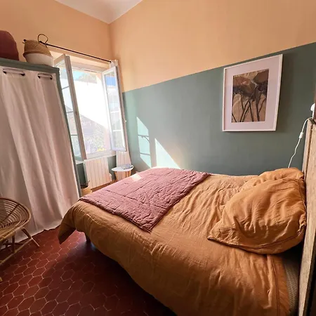 Pour 3 Personnes Pres Apartment *